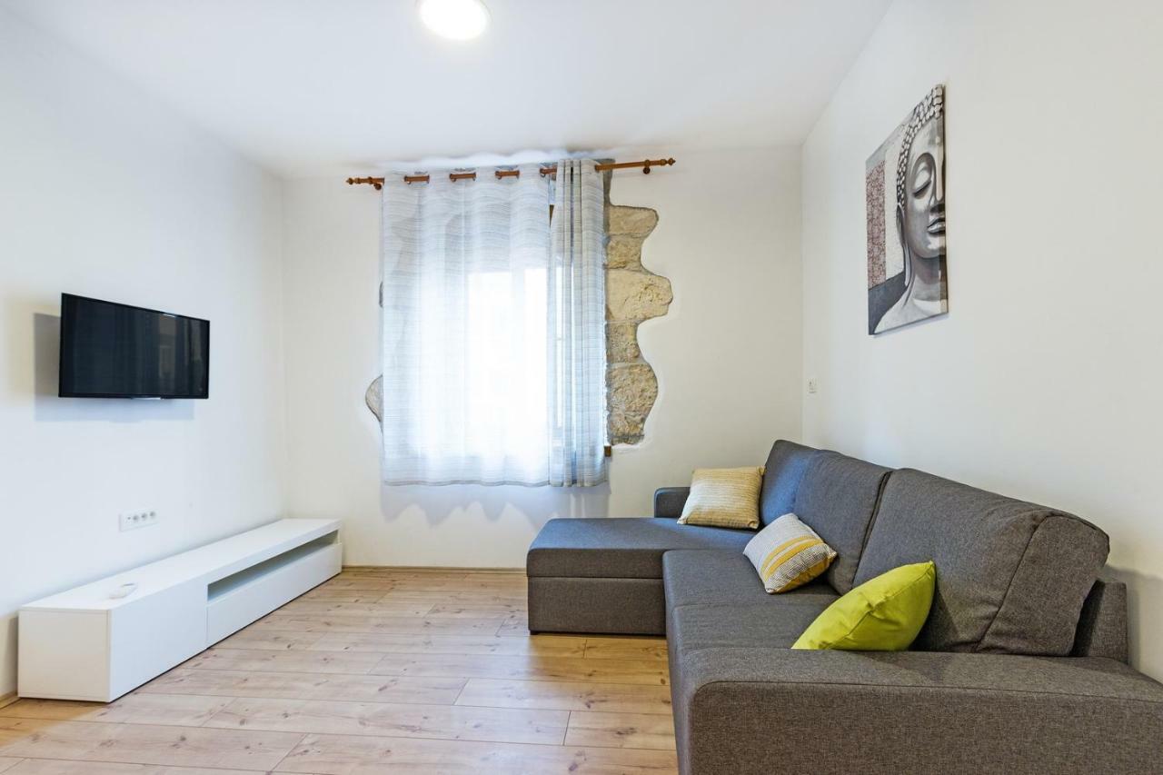 Cozy Apartment 10 Min From The Beach พูลา ภายนอก รูปภาพ