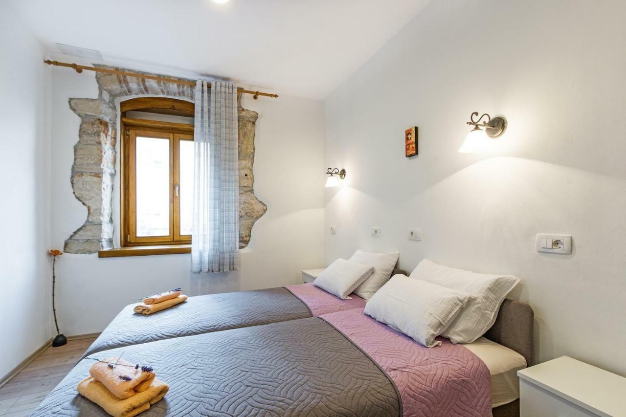 Cozy Apartment 10 Min From The Beach พูลา ภายนอก รูปภาพ